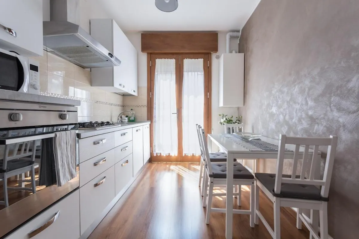 Stella Apartment 10 Minutes From 베니스 0*,  이탈리아